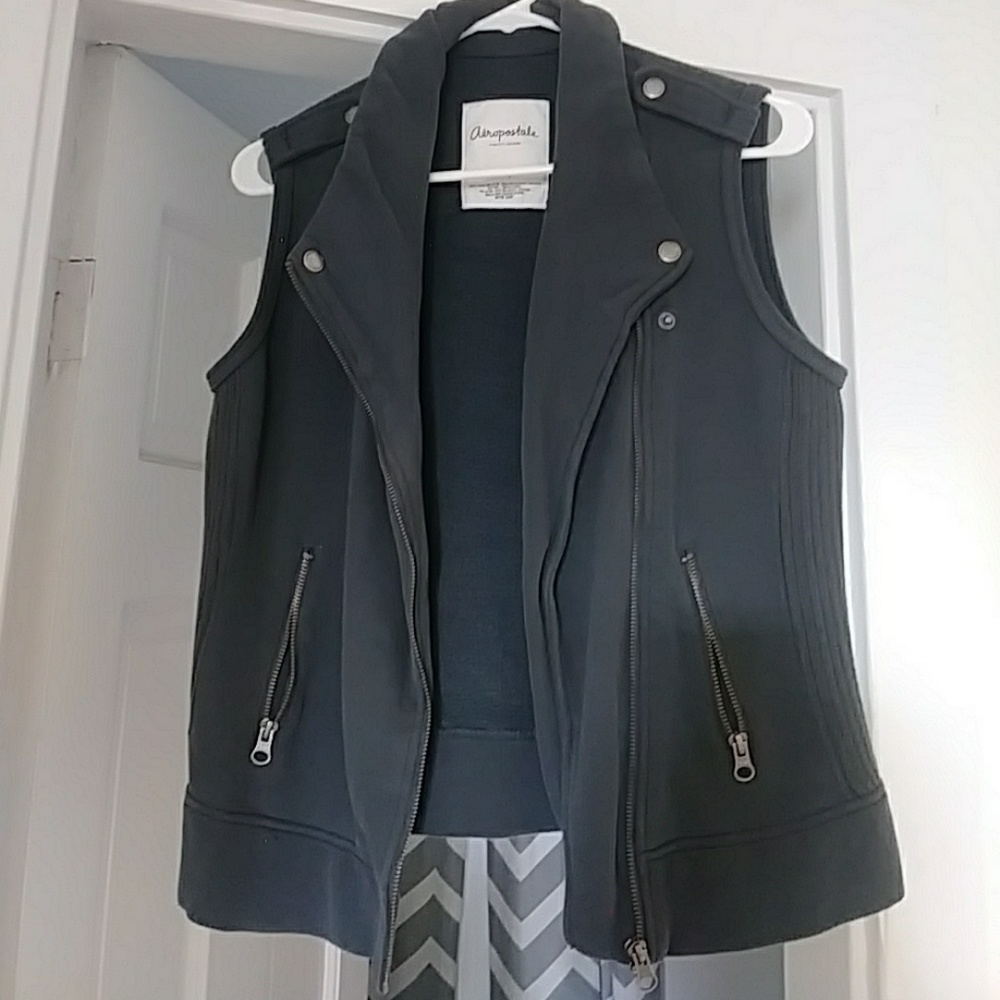 Vest - Picture 2 of 2